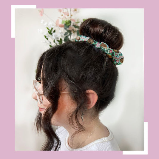 A DIY Christmas: How to Make a Scrunchie