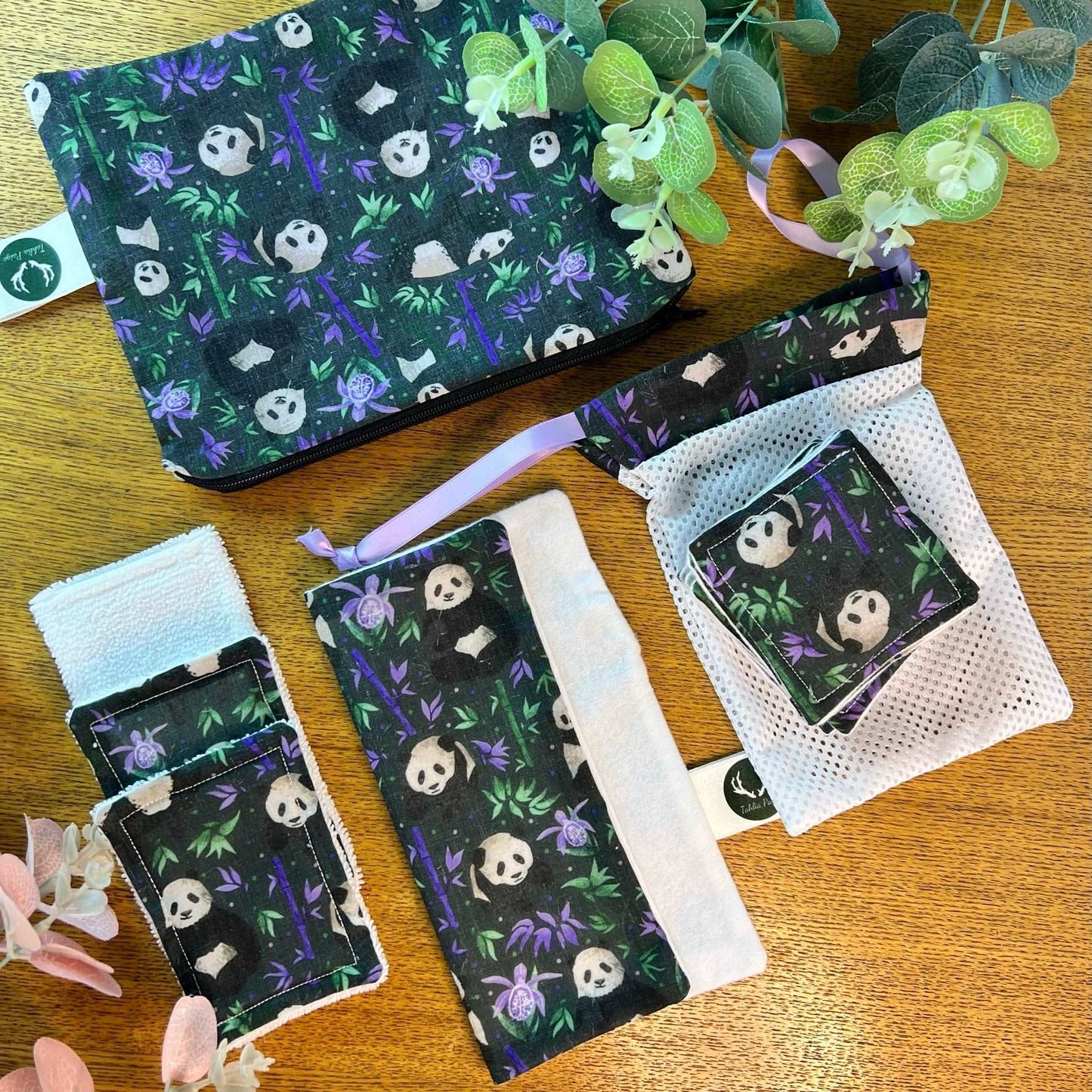 Eco-friendly panda gift set, ideal for promoting sustainable living.