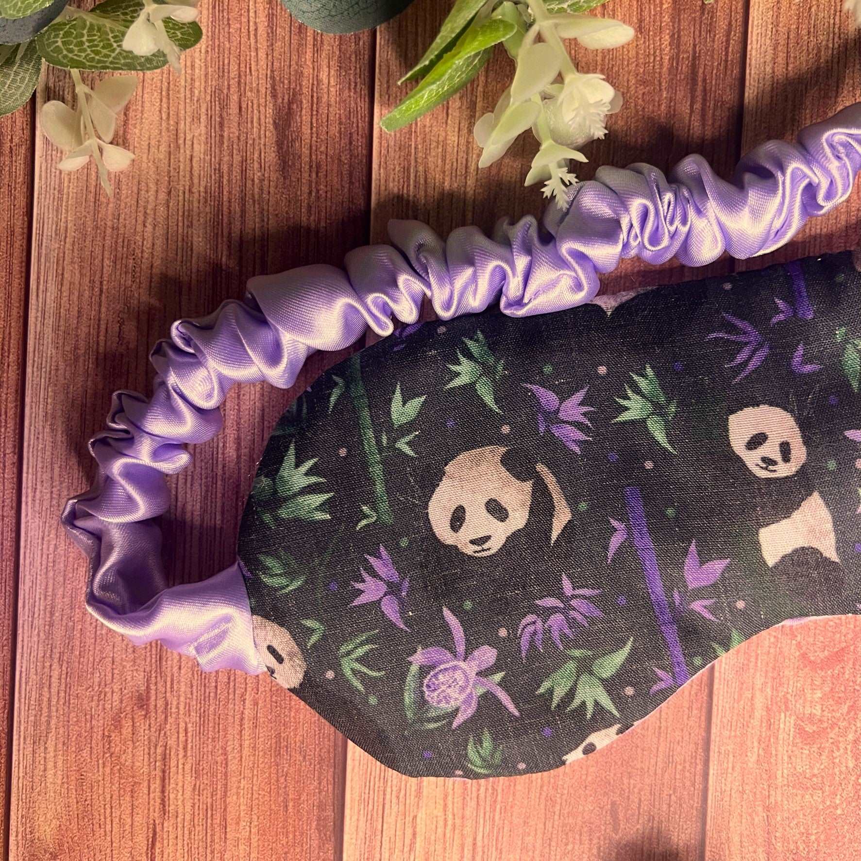 Panda bear gift: cute sleep mask for a restful sleep.